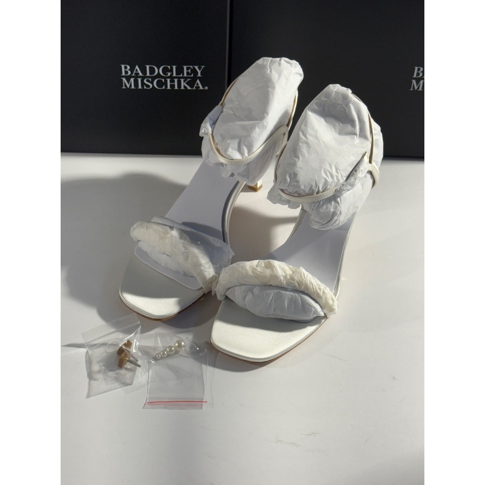 Badgley‎ Mischka Caitlyn Heels White Satin Pearl Embellished Ankle Strap size 11 - Picture 9 of 15